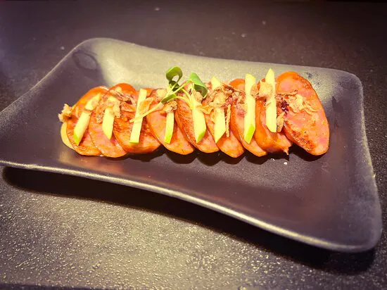 The Tipsy Cow - كوكتيل و تاباس بار و حديقة البيرة