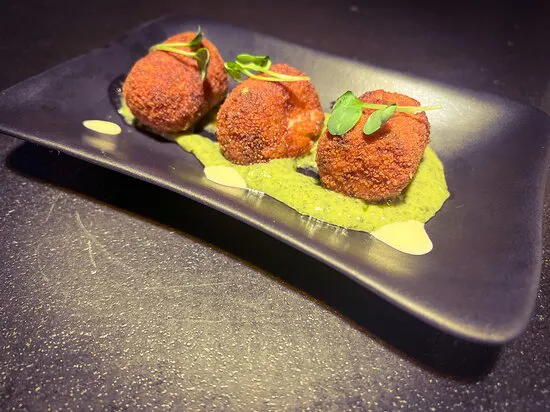 The Tipsy Cow - كوكتيل و تاباس بار و حديقة البيرة