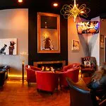 The Tipsy Cow - كوكتيل و تاباس بار و حديقة البيرة