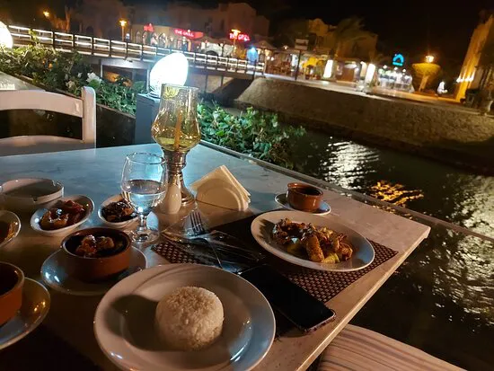 مطعم ماروش الجونة