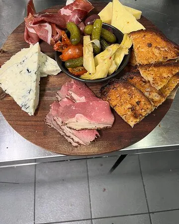 مقهى وبار ماجو