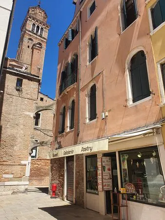 جيلاتيريا كامبانيل