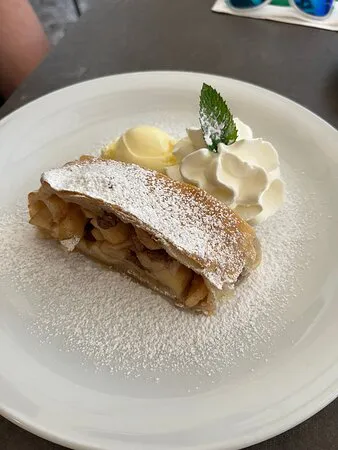 مطعم يو لابوتي، براغ