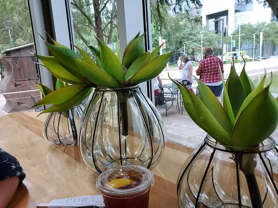 ذا ليك هاوس