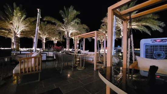 مطعم هانكر، مسقط