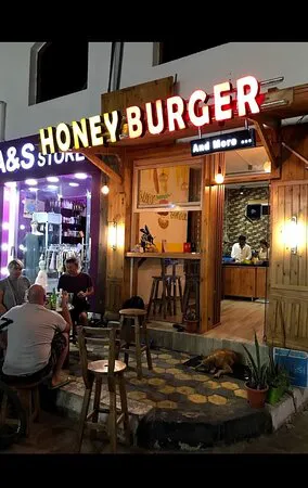 مطعم هوني برجر، دهب