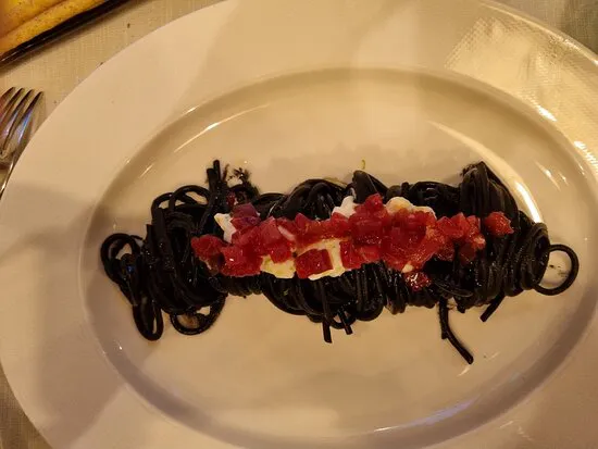 مطعم إنفيتالي إينوتراتوريا، براغ