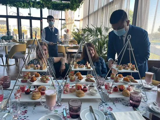 البيت الزجاجي