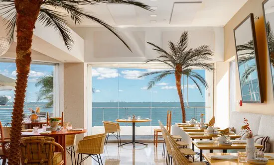 اليزابيث في متحف الفن