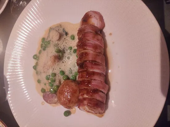 ثلاثة طوابق