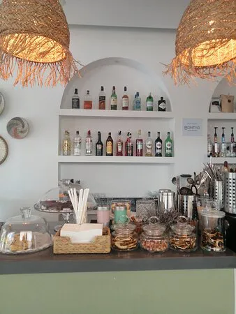 تريو كافيه، فتحية