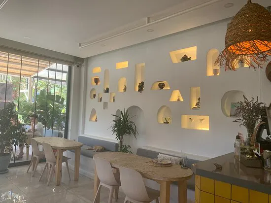 تريو كافيه، فتحية