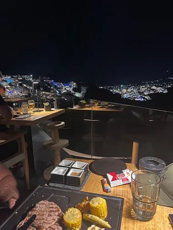 مطعم روكا نيرا