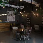 قهوة فلات وايت التخصصية - المدينة التعليمية