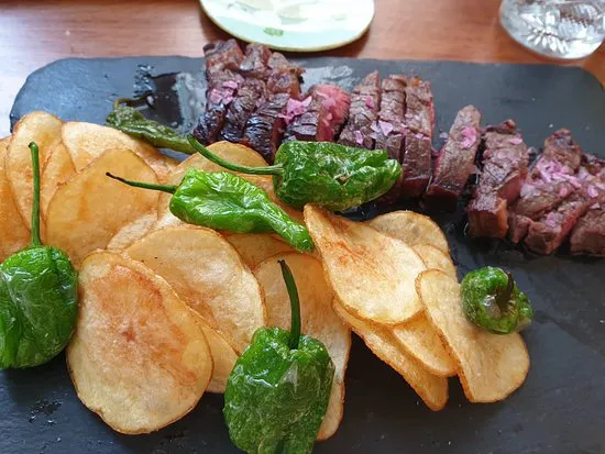 مطعم لوس كوراليس