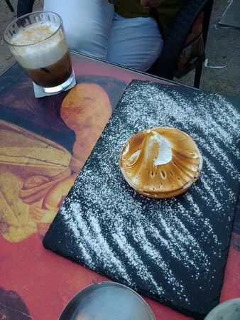 كافيه أثينيون بوليتيا، أثينا