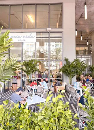 Pura Vida - Las Olas