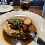 إنزو بيسترو وبار النبيذ