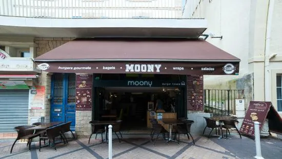 Moony: مصنع برغر محلية الصنع