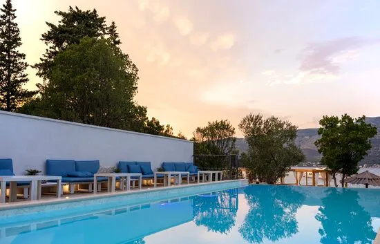 La Banya Restaurant & Beach Bar