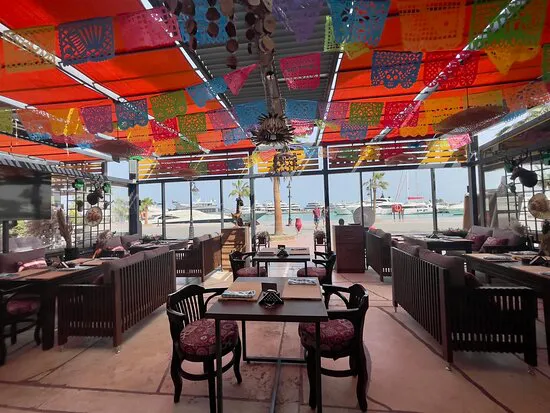 مطعم لا كانتينا