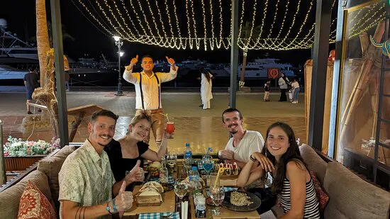 مطعم لا كانتينا