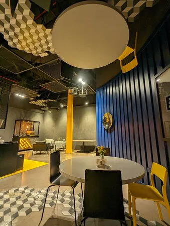 مقهى رأسا على عقب