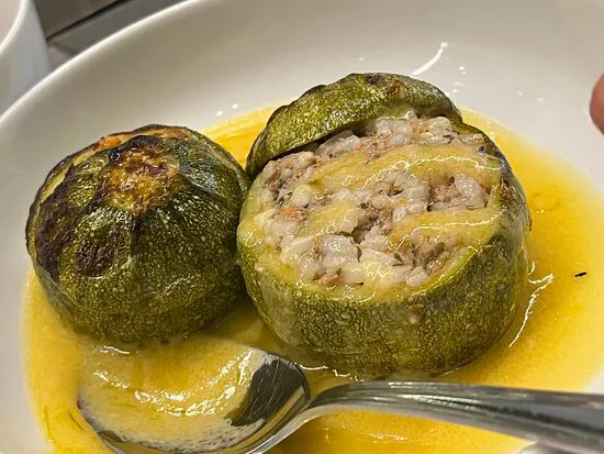 مطعم فراو، أثينا