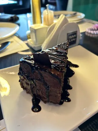 200 مطعم وصالة