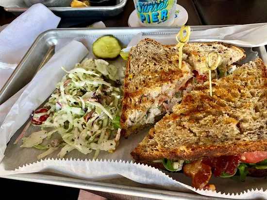 The Sunset Tiki Bar & Grille, الولايات المتحدة الأمريكية