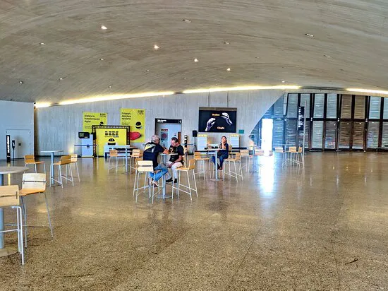 أليسيوس كافيه Audito rio