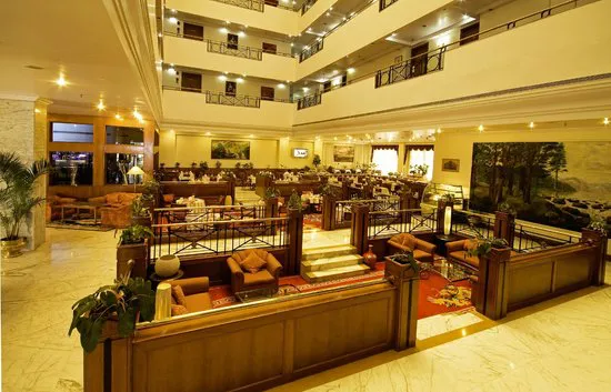 مطعم ٢٤ كاراتس