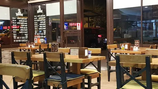 مطعم مامالوس بيكنيك