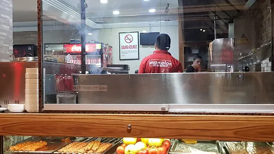 مطعم مامالوس بيكنيك