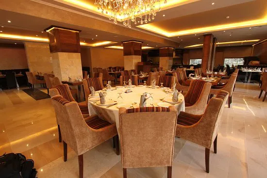 مطاعم ومحلات زوار