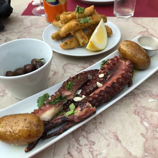 مطعم ترافيسا دو فادو (متحف فادو)، لشبونة