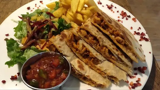 مقهى ومطعم Revolution