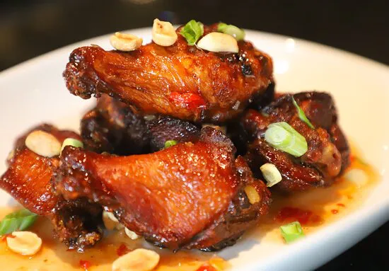 Golden Lyon خمر حانة