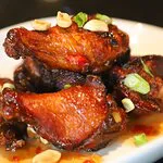 Golden Lyon خمر حانة