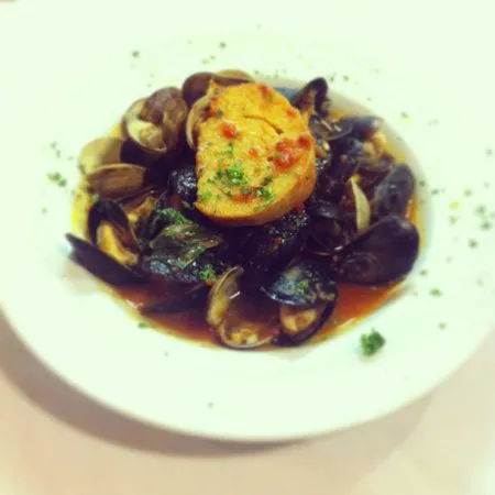 أونليوود بيتزا تراتوريا