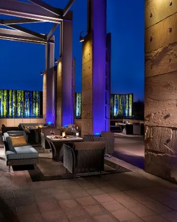 Noe Restaurant & Bar