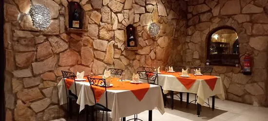 مطعم لو ماست، أكرا - غانا