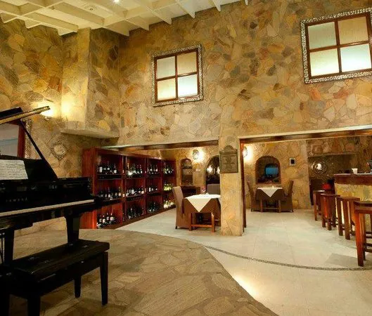 مطعم لو ماست، أكرا - غانا