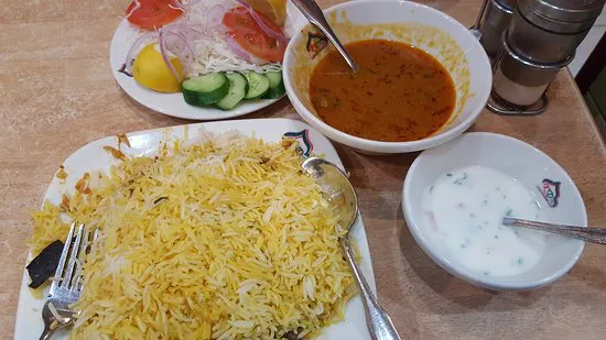 مطعم داربار كراتشي