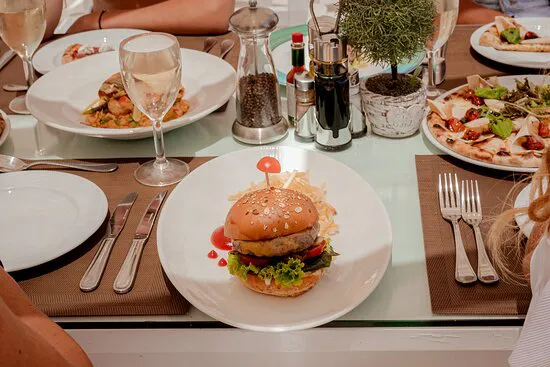 ‫مطعم كلوب 88، الجونة