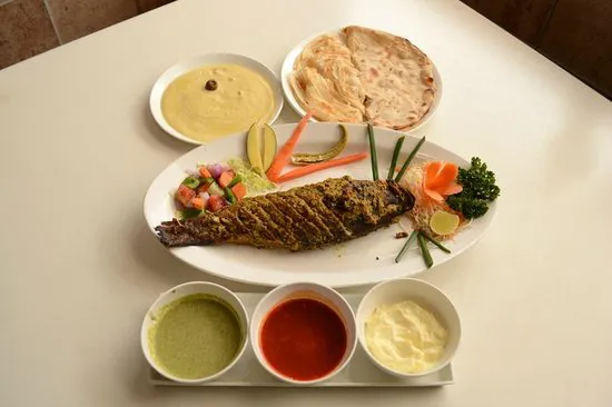 7 بحار مطعم متعدد المأكولات