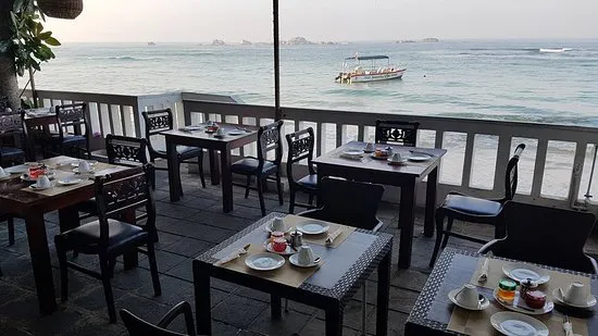 مطعم وبار كورال سيز