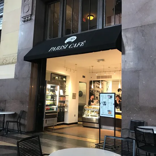 مقهى باريسي