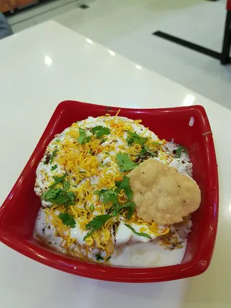 مطعم ايدلي فاكتوري، الوكرة