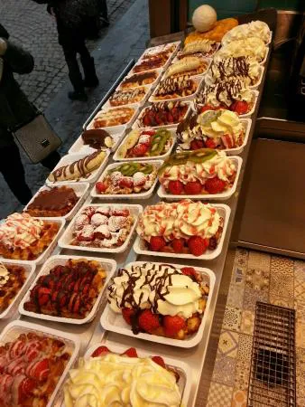 الوافل البلجيكي & فطيرة البيت